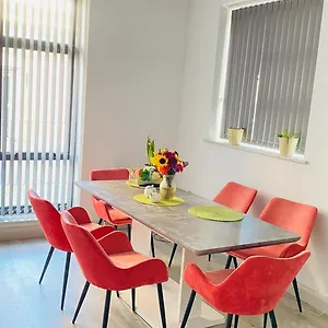 Homestay Shadwell - Walking Distance To Tower Bridge, Two Stations In Close Proximity, London